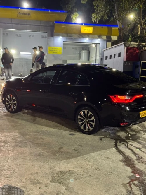 Renault Megane 4  2023 Itens