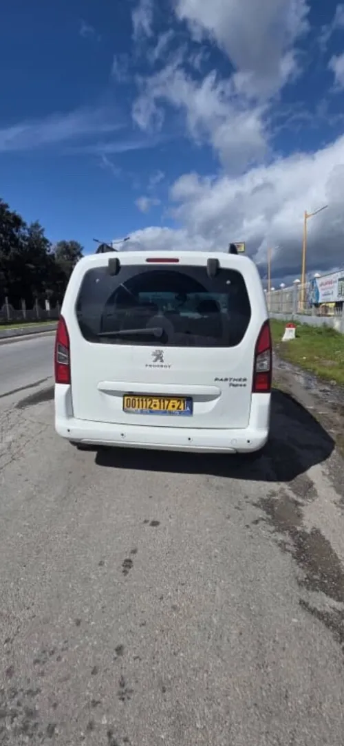 Peugeot Partner 2017 Tepee Allure 