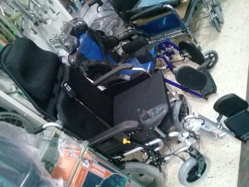 Fauteuil roulant électrique lit avec télécommande
