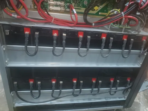 réparation et maintenance onduleur et redreseur est matériel électronique 