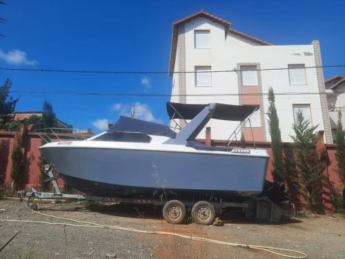 Bateau 7 mètres avec place sablette