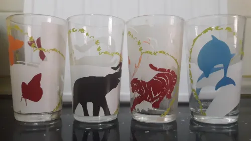 Lot de verres à thé 