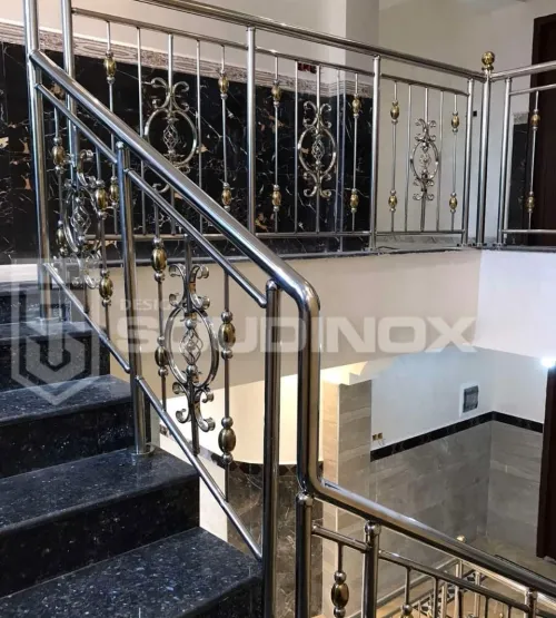 Rampe d'escalier et garde-corps, main courante 