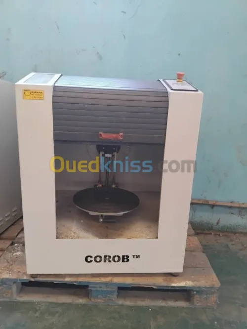 À Vendre : Machine à Teinter COROB D410 et Deux Mélangeurs Gyroscopiques MT CLEVERmix 550 STD