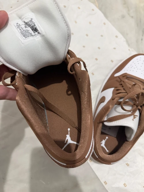 NIKE AIR JORDAN 1 LOW