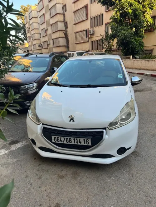 Peugeot 208 2014 Silver Line