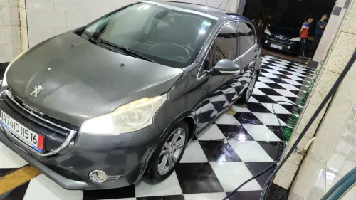 Peugeot 208 2015 Allure