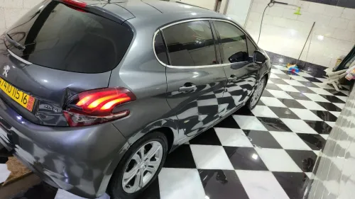 Peugeot 208 2015 Allure
