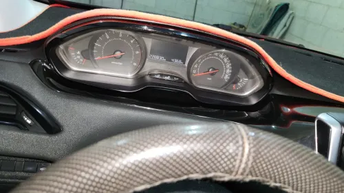 Peugeot 208 2015 Allure