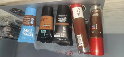 Recile - fond de teint - glosse - rouge à lèvre