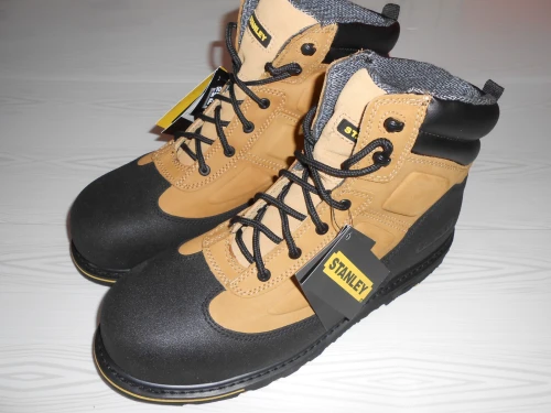CHAUSSURES & BOTTES STANLEY