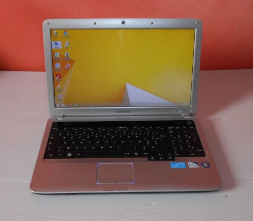 PC PORTABLE SAMSUNG D'ORIGINE