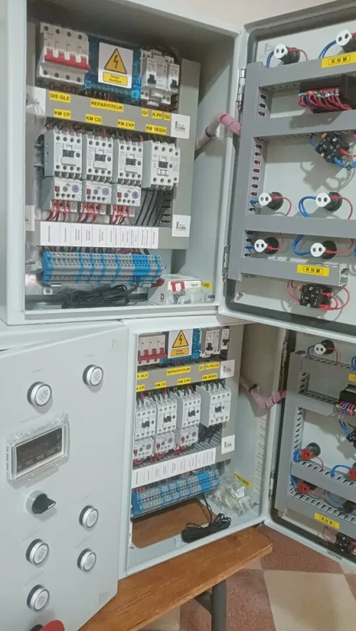 Armoires électriques pour chambre froide +- de MTZ 18 jusqu'à 50