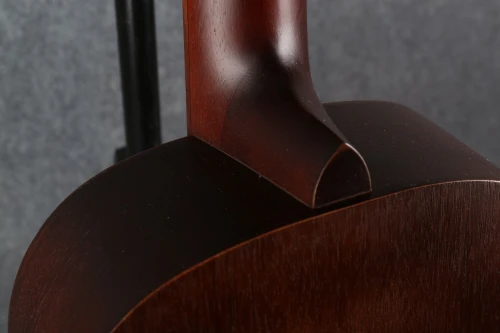 Guitare Sigma 00M-15SE-AGED guitare électro-acoustique folk avec housse