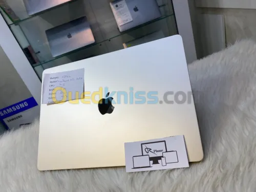Macbook Air 2024 M3 15pouce 8g 256ssd cicle 9 libire officiel 