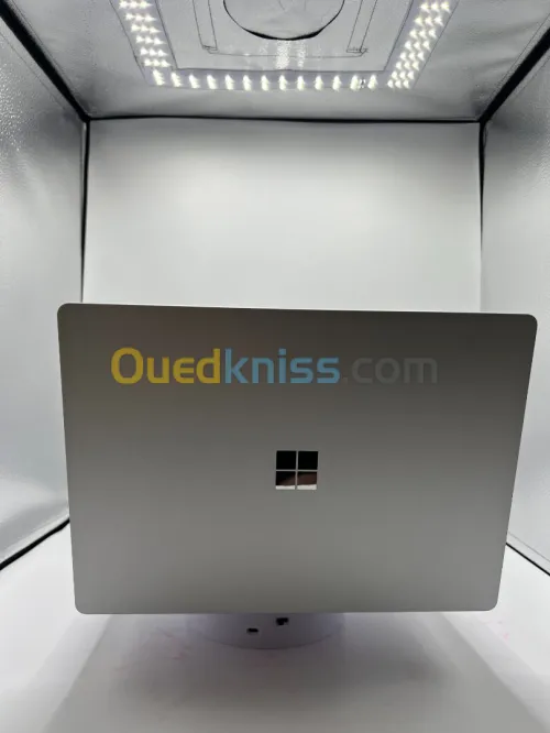Surface 3 tactile 2k  Venu UK الاناقة 