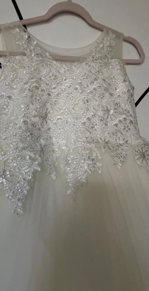 Robe blanche pour enfant