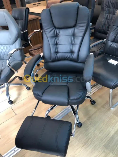 Fauteuil de Direction en simili-cuir Bien Rembourré avec Repose-Pieds Intégré 