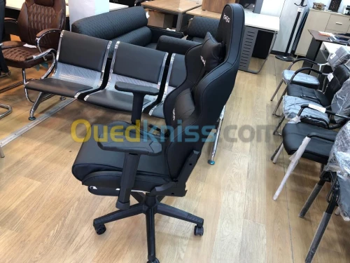 Chaise Gamer Multifonction avec Repose-Tête et Repose-Pieds intégré