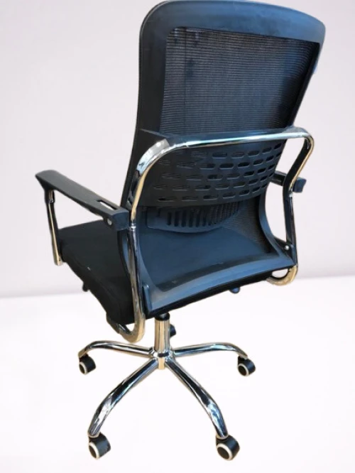 Chaise de bureau ergonomique avec accoudoirs et dossier en maille respirante