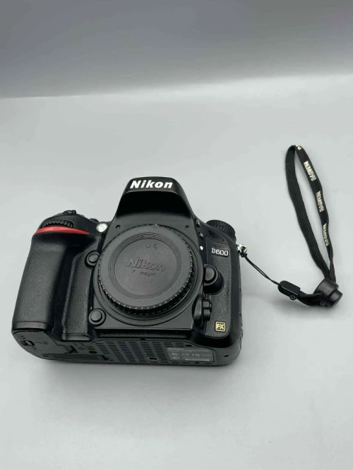 appareil photo nikon D600 