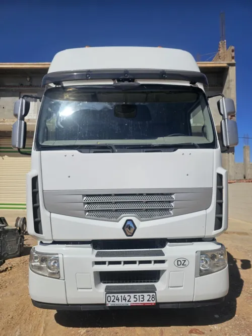 Renault Premium Lander 2013