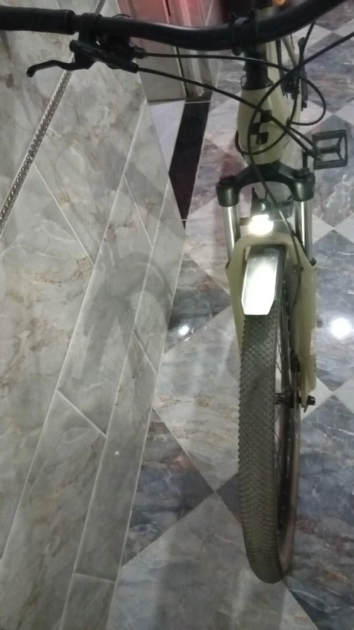 Vélo cube taille 28 M