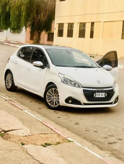 Peugeot 208 2016 Allure Facelift