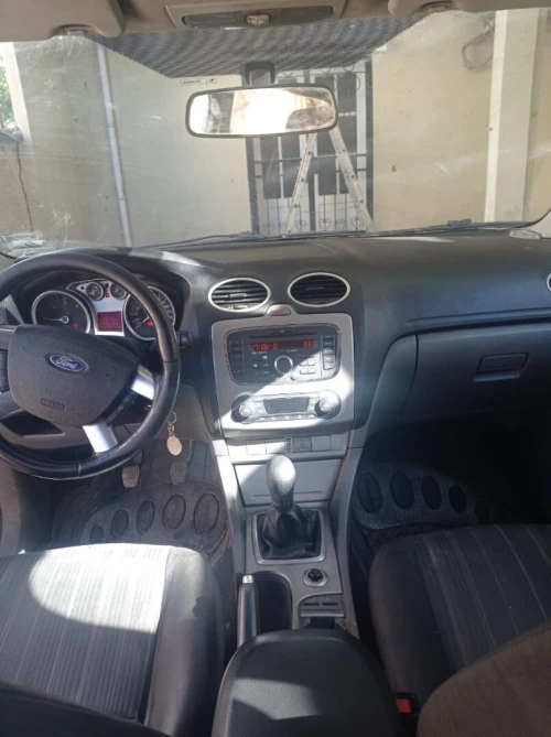 Ford Focus 4 portes 2010 Focus 4 portes