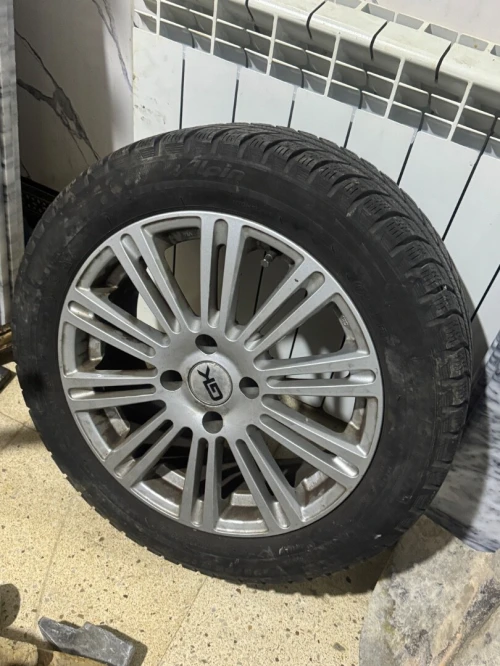 Quatre. Roues et quatre pneus Michelin, Peugeot 406