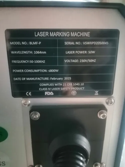  مكينة الطبع و تقطيع على الذهب و الفضة machine gravure laser 