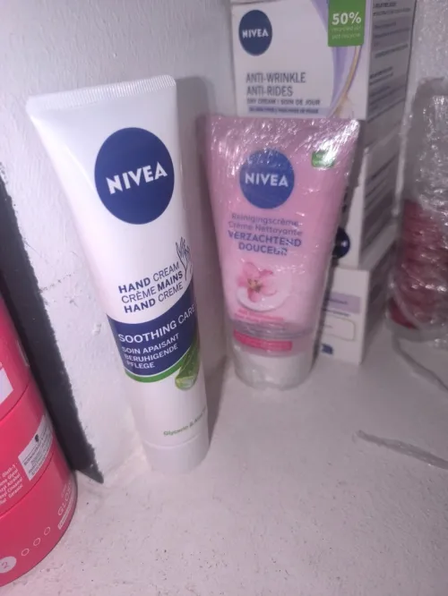 Lots de produits cosmétiques 