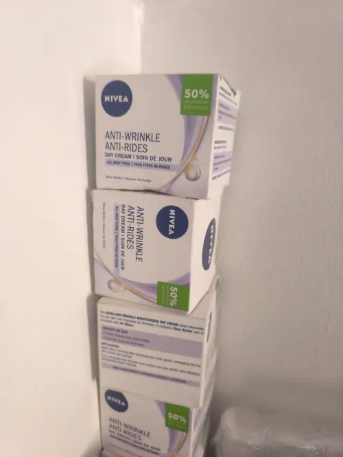 Lots de produits cosmétiques 