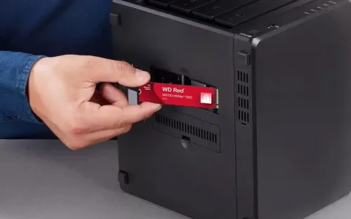WESTERN DIGITAL SN700 - SSD M.2 RED 4TO - 2280 NVME PCIE 3.0 X4 - 3400 Mos -NAS & BAIE DE STOCKAGE