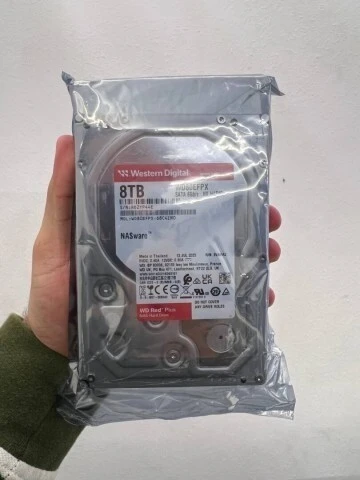 WD RED PLUS NAS WARE 8TB - DISQUE DUR HDD 3.5" - 7200 RPM - SATA 6 GB/S - 256MB CACHE - WD80EFPX