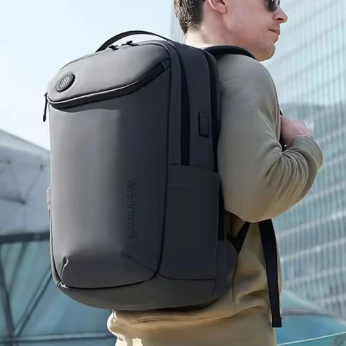 ARCTIC HUNTER B00555 - SAC À DOS 15,6" - 25 LITRES - USB & PRISE KIT - DOCUMENT & LAPTOP - GRIS