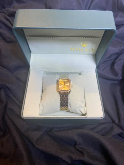 Jolie montre femme