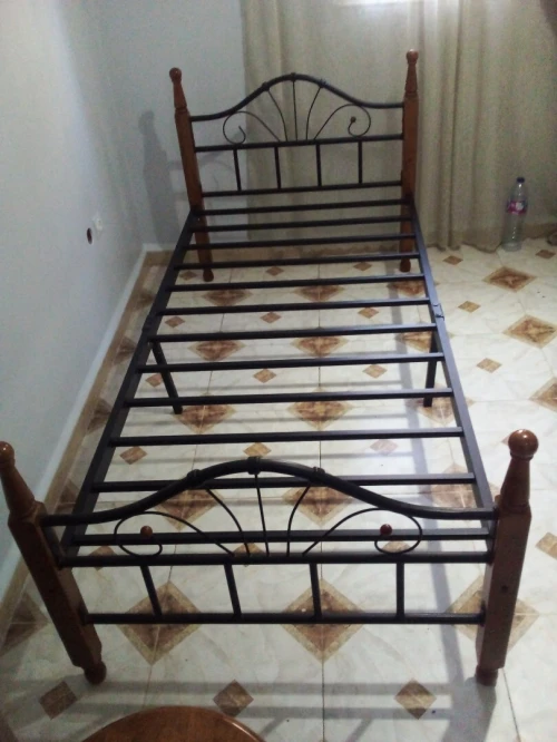 Vend un lit d'une place