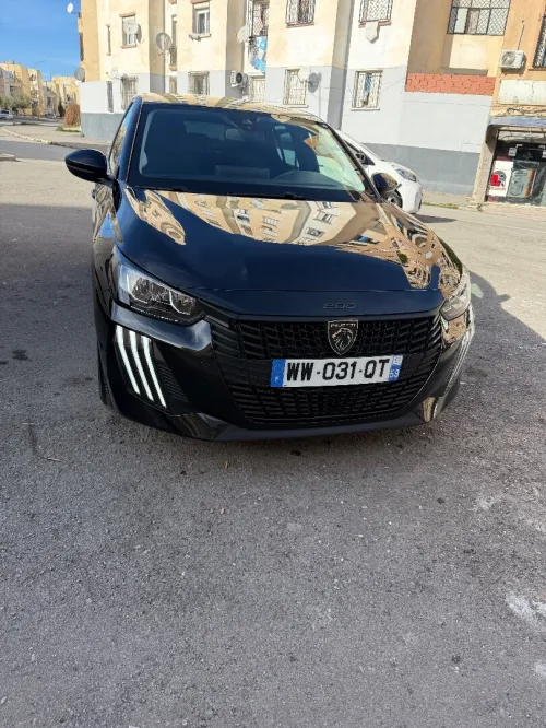 Peugeot 208 2025 E-Style