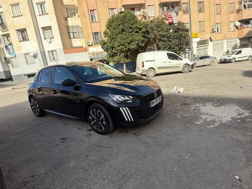 Peugeot 208 2025 E-Style