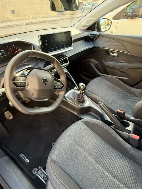 Peugeot 208 2025 E-Style