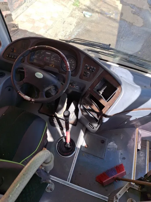 Higer V8 