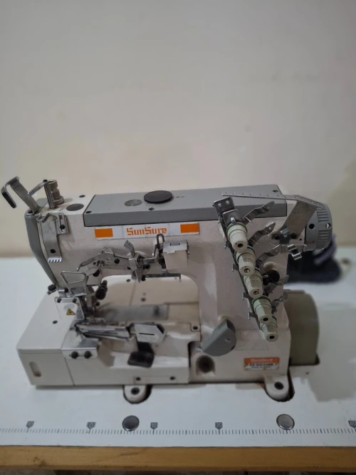 Machine à coudre industrielle
