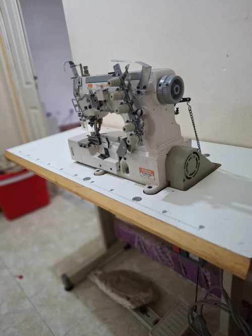 Machine à coudre industrielle