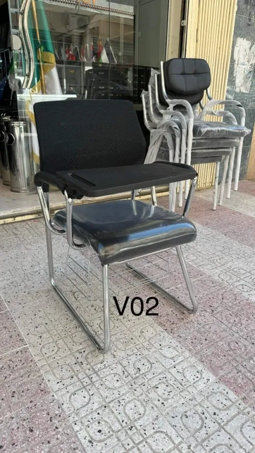 Chaise avec tablette pliante 