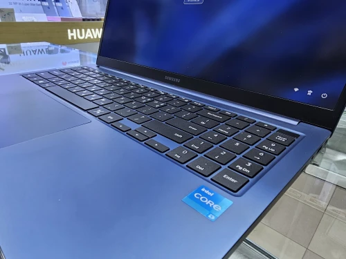 -vendu- SAMSUNG Galaxy Book  i3 11eme