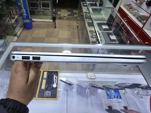 HP Laptop 15s i7 10eme 16G/512G
