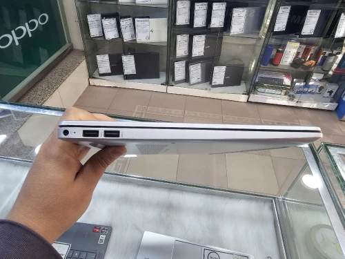 -vendu- HP LAPTOP 15s  i5 12eme 16G/512