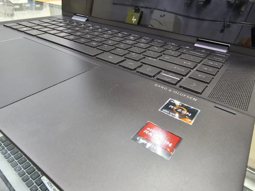 -VENDU- HP ENVY 15 Ryzen 7 16G/512G  TACTILE x360 (8 Cores, 16 Threads, 16 MB Cache) 