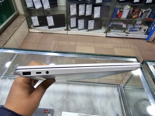 Surface laptop Go i5 10eme TACTILE